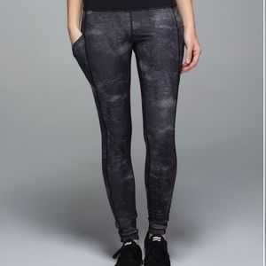 Lululemon Speed Tight II Full-On Luxtreme Snake Print Slate Black Leggings Sz 4